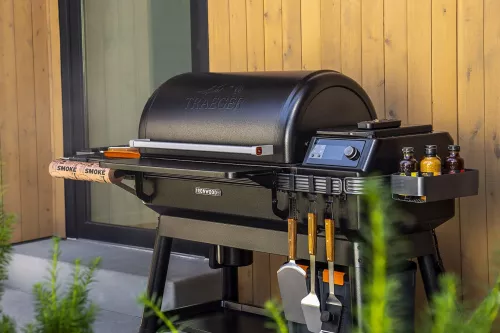 Traeger Traeger IRONWOOD XL WiFi Pellet Grill (TFB93RLGI)